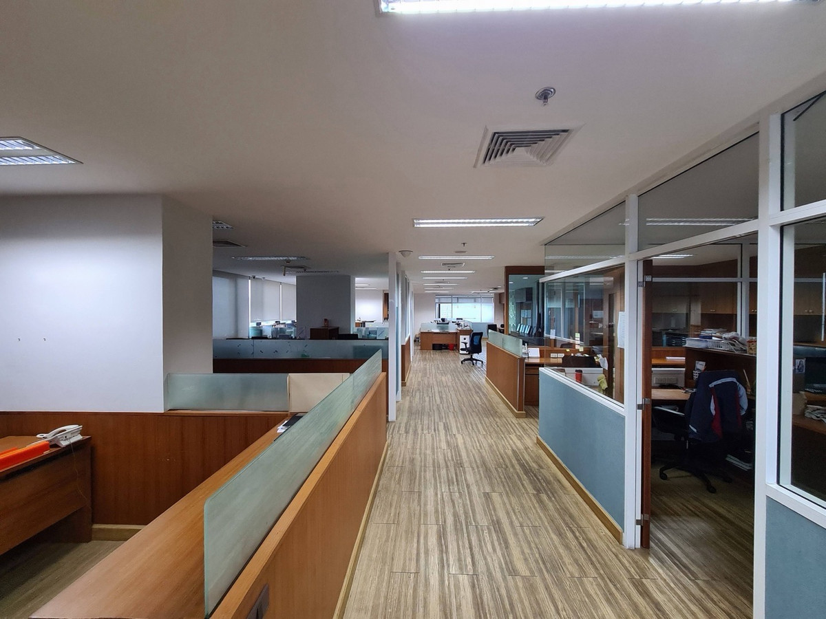 ให้เช่าพื้นที่สำนักงาน SSP Tower 1 ขนาด 420 ตร.ม ทำเลเอกมัย เขตวัฒนา ใกล้ BTS เอกมัย เหมาะสำหรับสำนักงาน
