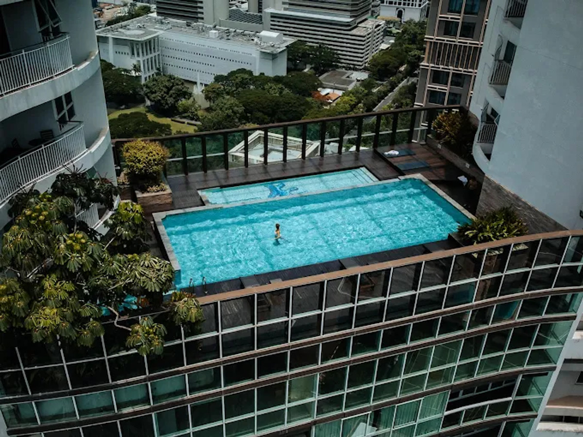 ✨ Best Value 2-Bedroom in Langsuan – Only 5 MB คอนโด 2 ห้องนอนใจกลางหลังสวน เดิน BTS ได้ ในงบหายาก