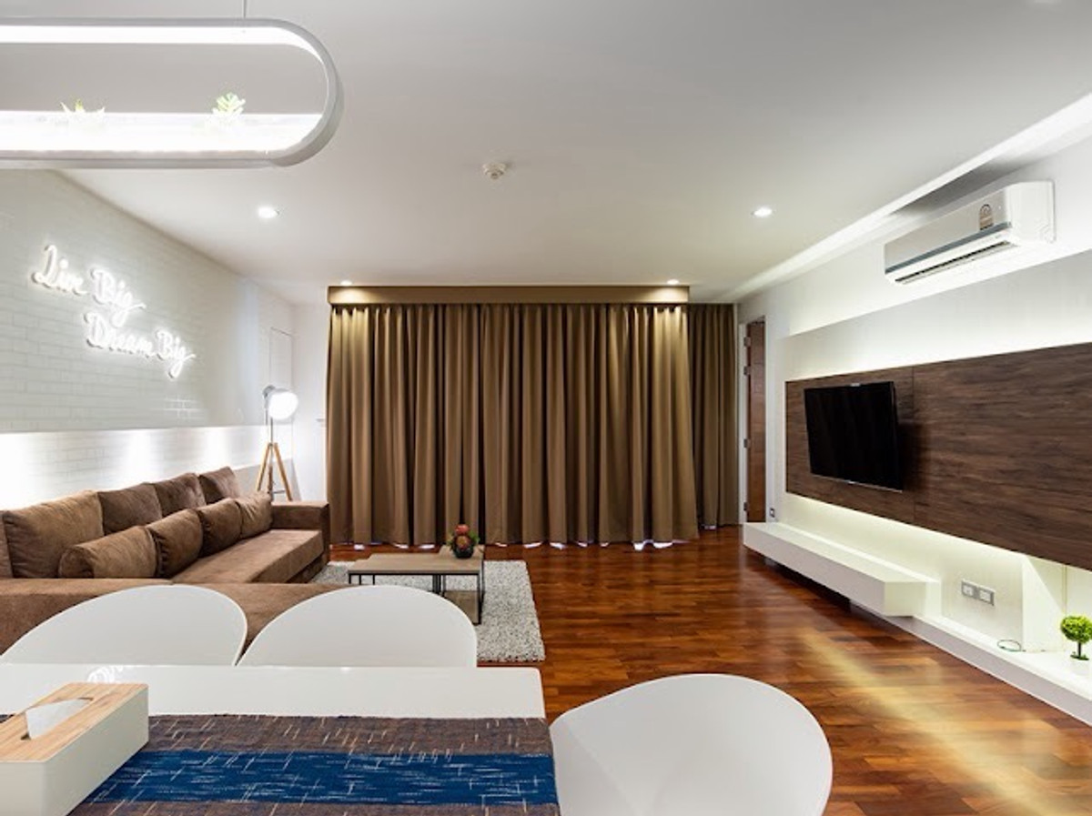 คอนโด 2 ห้องนอน ขนาดใหญ่ 150 ตร.ม. ย่านต้นสน ใกล้สวนลุมพินี และ Central Embassy
