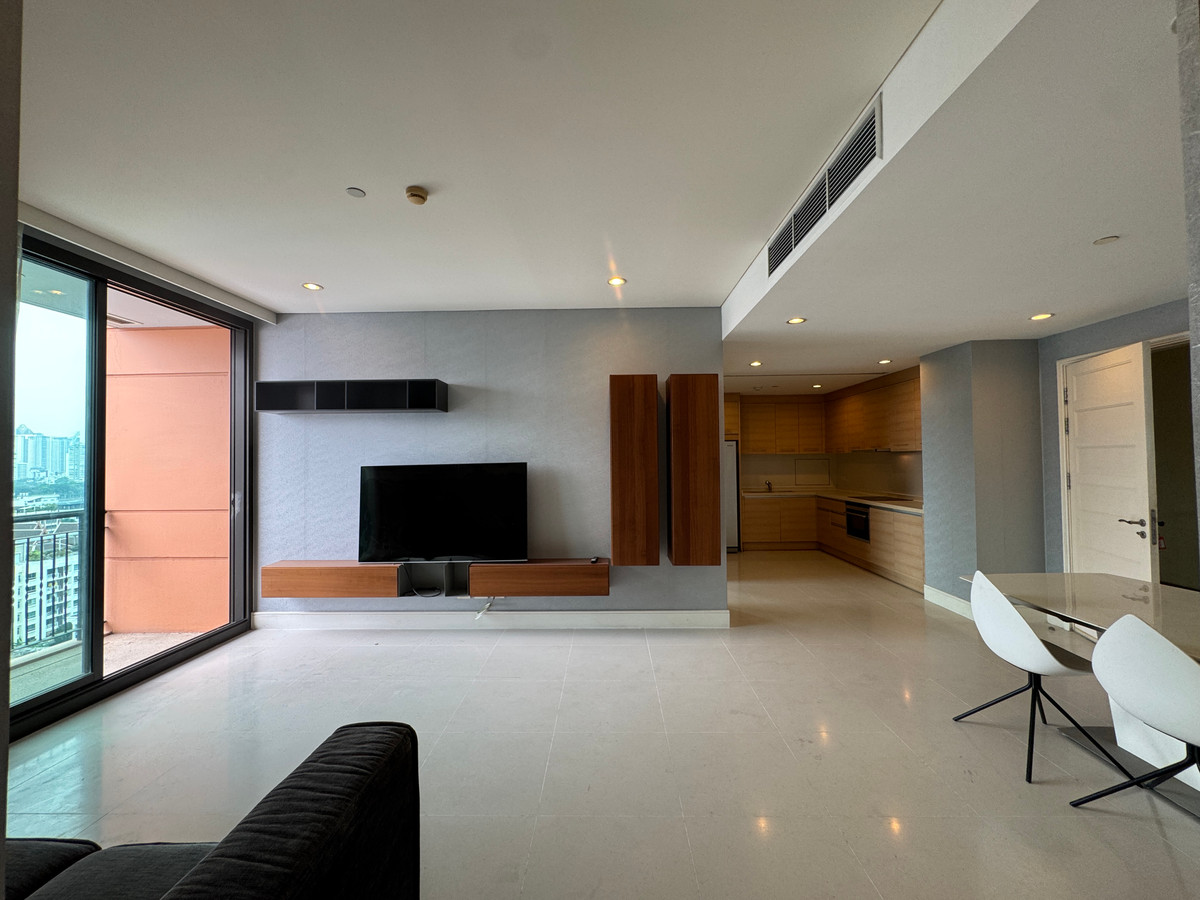 ✨ Luxury Spacious Residence in Aguston Sukhumvit 22 | Large 2-Bedroom with Private Lift Access