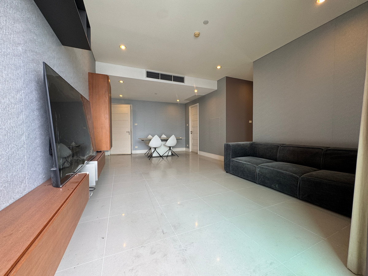 ✨ Luxury Spacious Residence in Aguston Sukhumvit 22 | Large 2-Bedroom with Private Lift Access