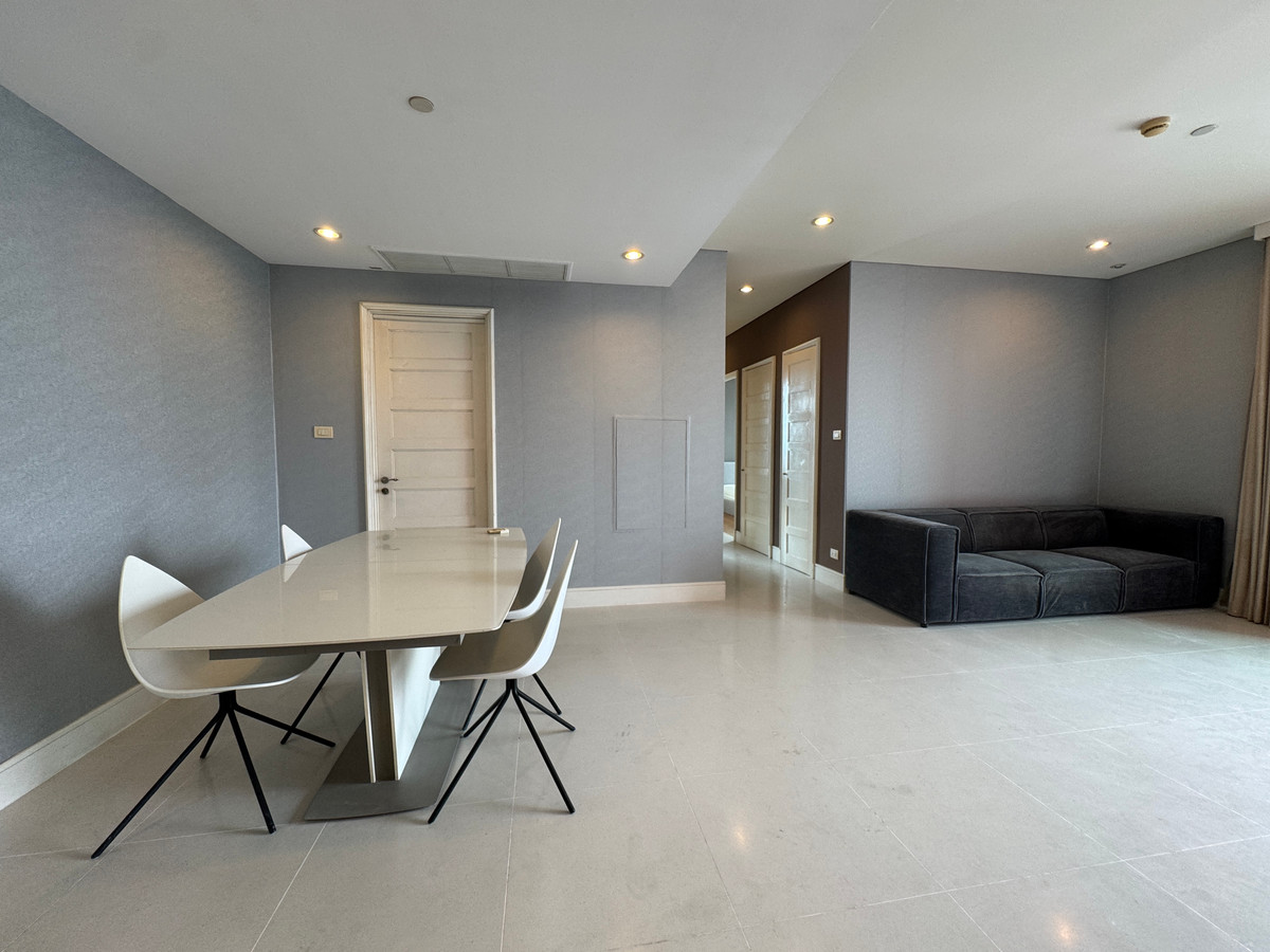 ✨ Luxury Spacious Residence in Aguston Sukhumvit 22 | Large 2-Bedroom with Private Lift Access