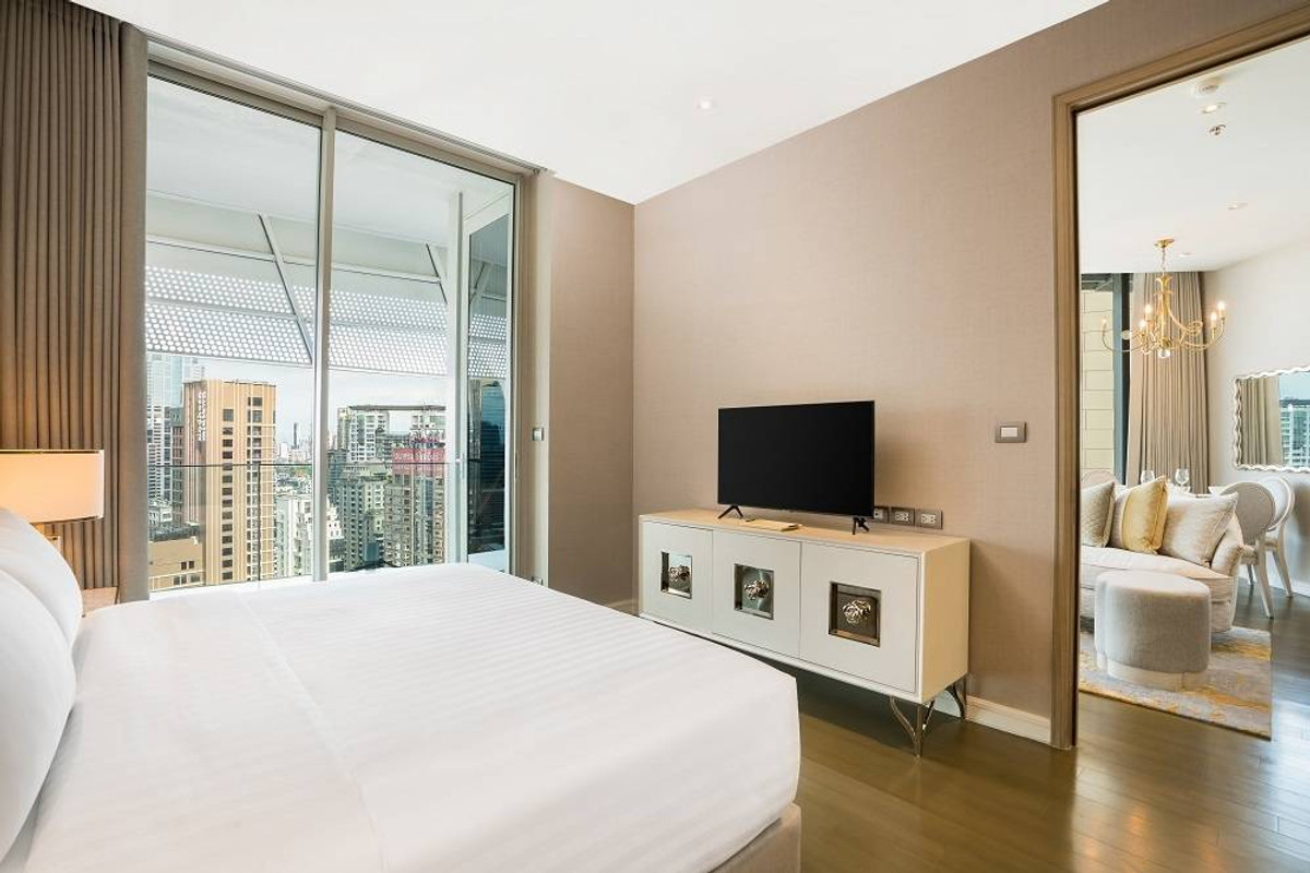 ✨ Luxury Residence in the Heart of Ratchadamri – Special Promotion 85,000 THB/Month ✨