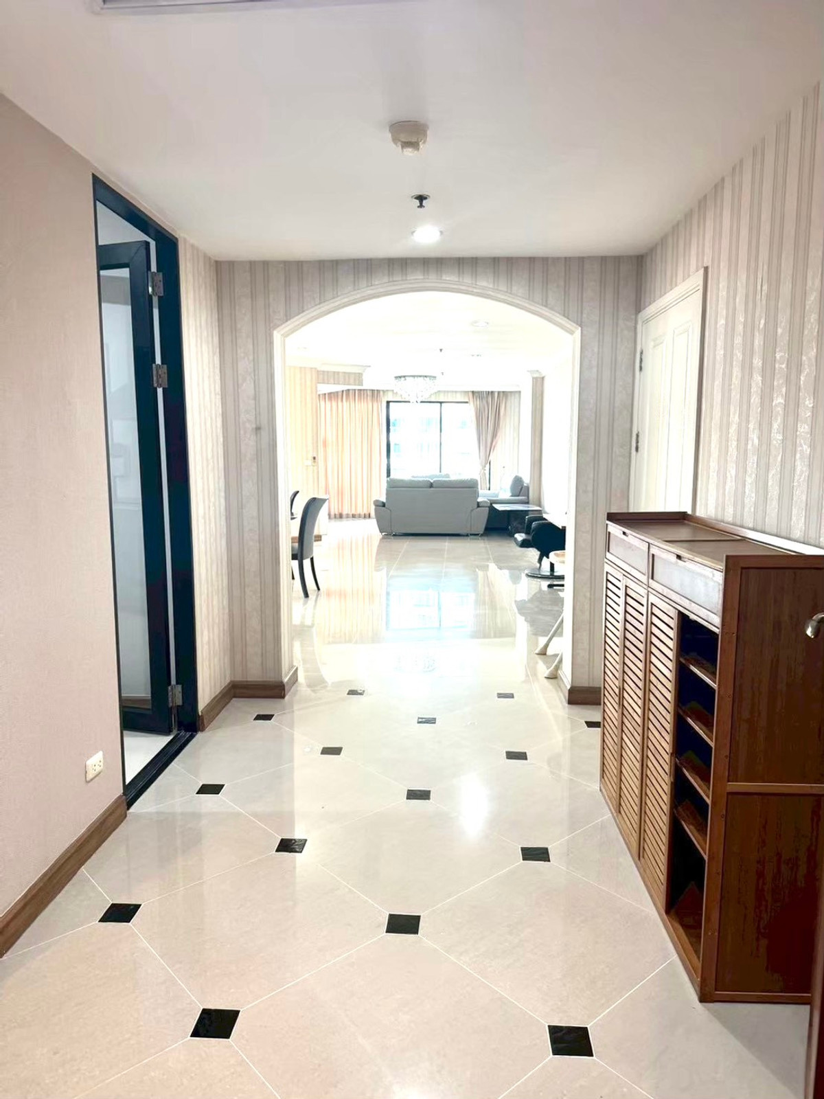 ขาย  คอนโด  Supalai Casa Riva fronte 2  3  ห้องนอน  235.75  ตร.ม. วิวแม่น้ำเจ้าพระยา