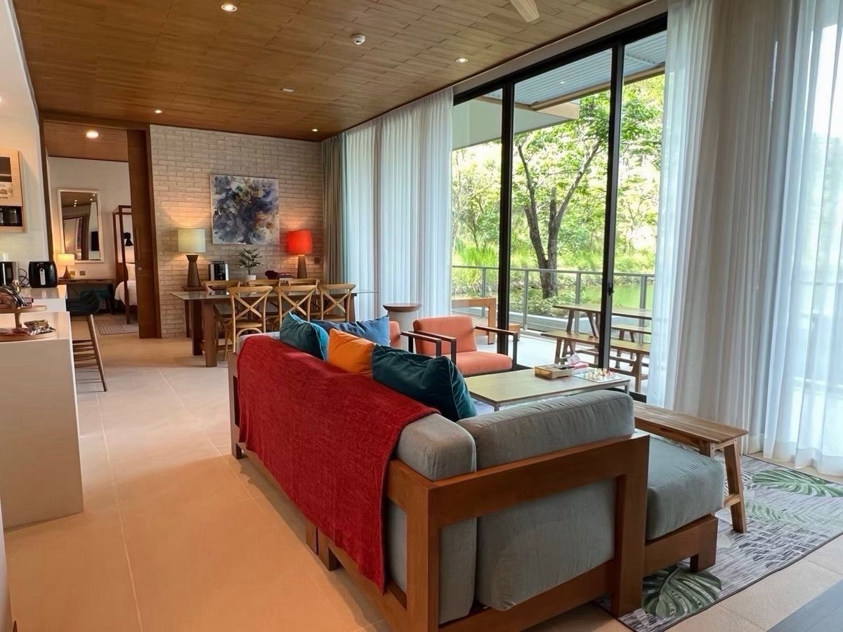 ขายคอนโดหรูวิวทะเลสาบ Swan Lake Residences Khao Yai ยูนิต Pet Friendly วิวภูเขาแบบพาโนรามา ใกล้ InterContinental Khao Yai
