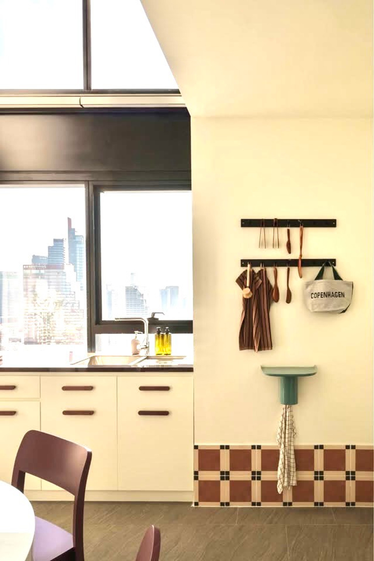 ให้เช่า คอนโด The Lofts Silom 2 ห้องนอน 122 ตร.ม. ห้องใหม่ เพิ่งตกแต่งเสร็จโดย Designer