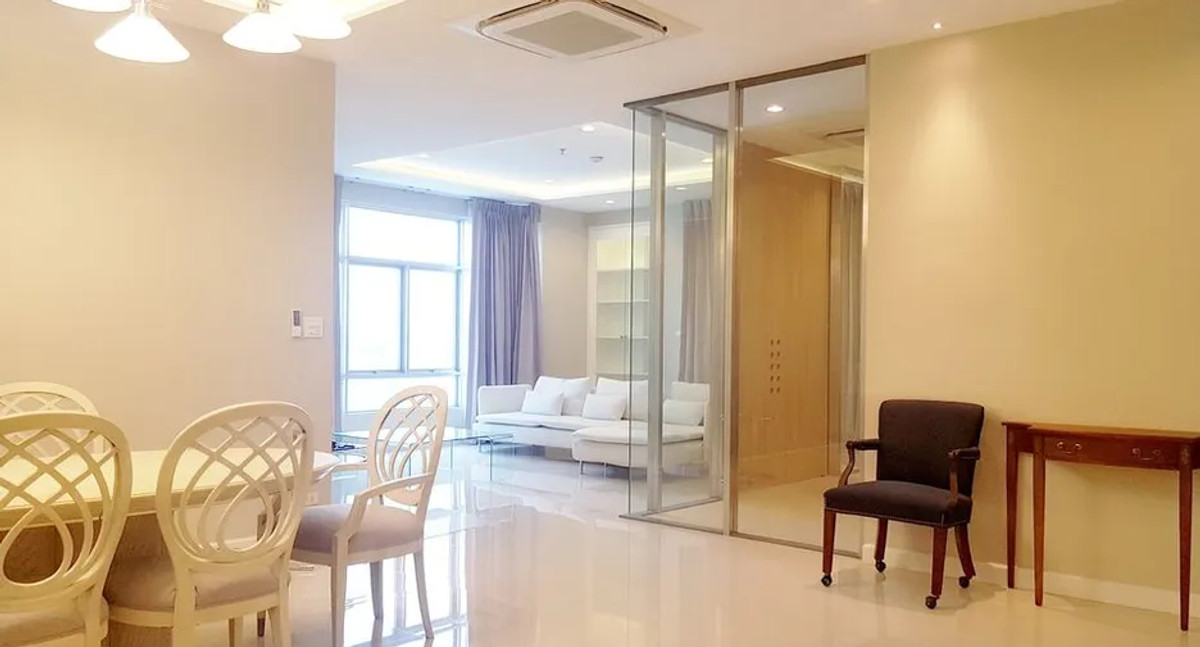 ให้เช่า คอนโด   Grand Langsuan  ย่านหลังสวน ชิดลม  เฟอร์นิเจอร์ครบ  Pet Friendly