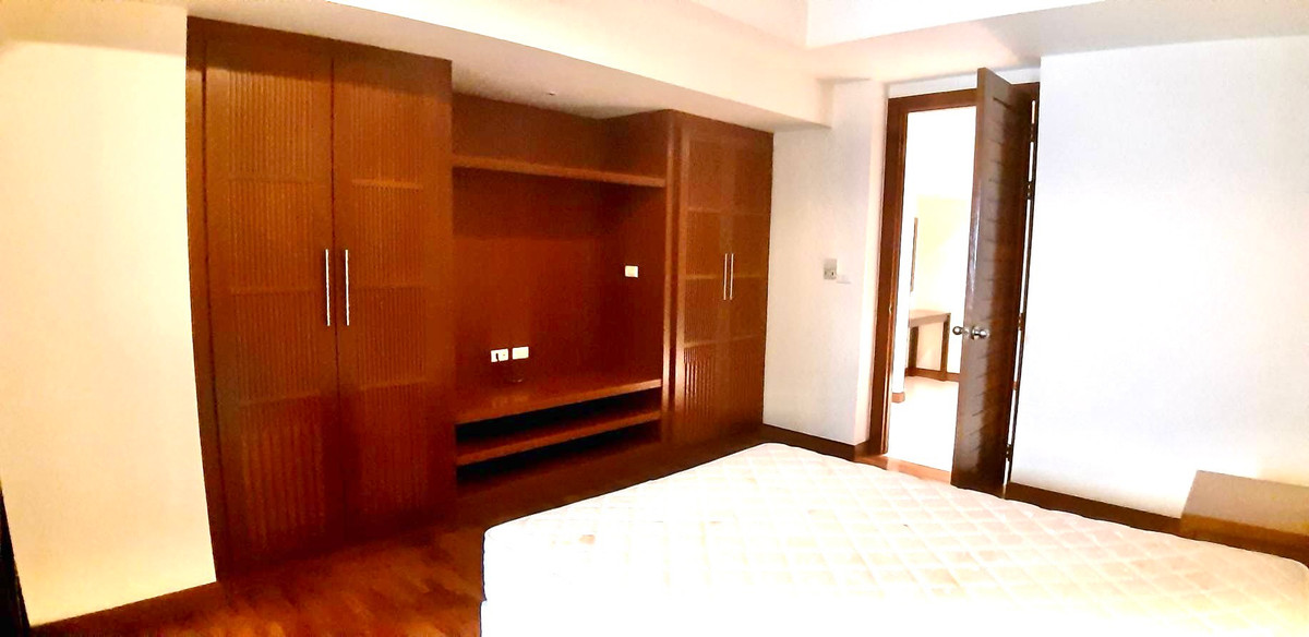 ให้เช่า คอนโด 3 ห้องนอน 200 ตร.ม.  Pet Friendly  ใกล้ BTS ช่องนนทรี