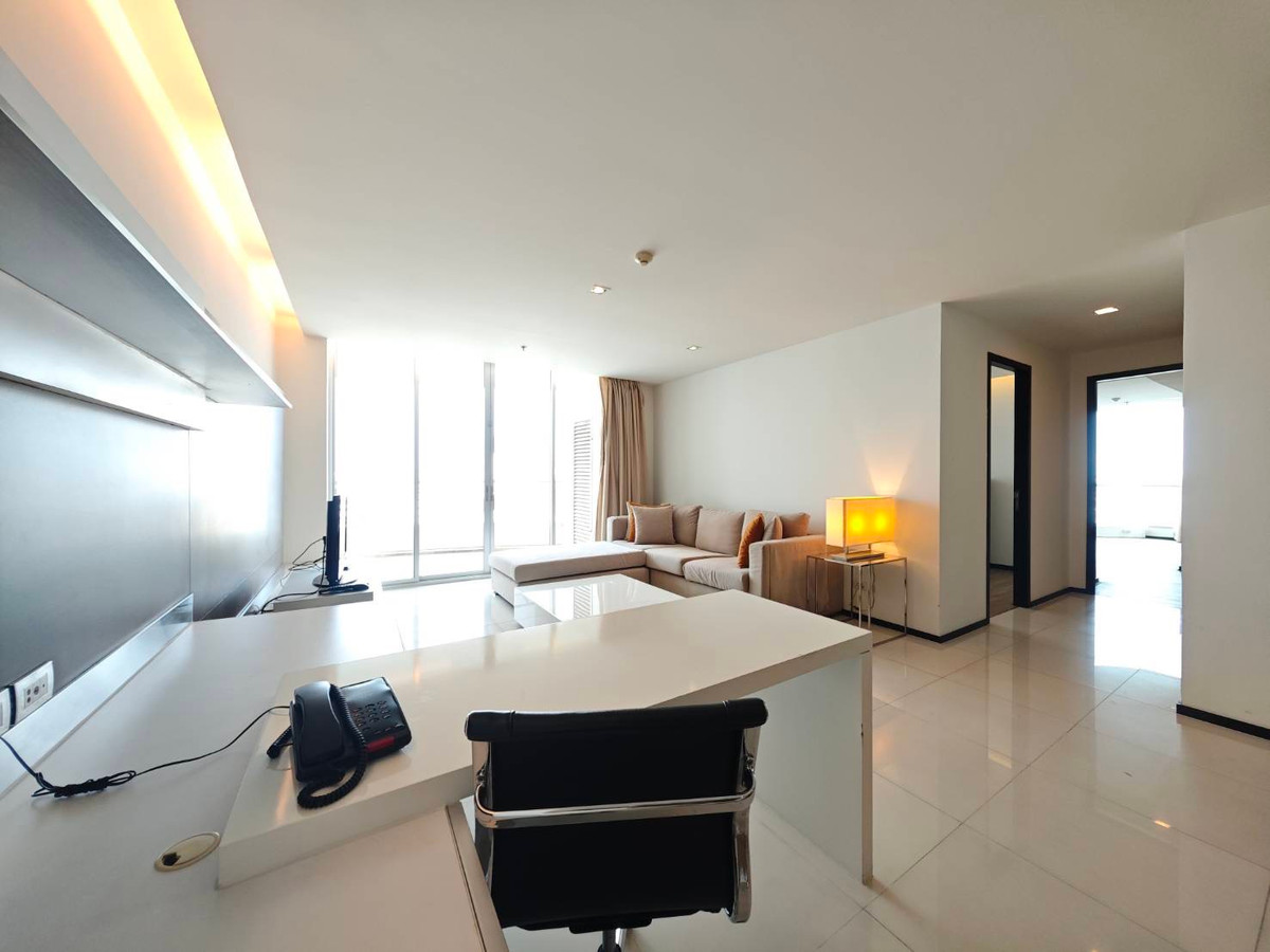 ให้เช่า คอนโด  Sathorn Heritage Residence  ใกล้ BTS ช่องนนทรี เดินเพียง 5-10นาที และ ใกล้ MRT สีลม