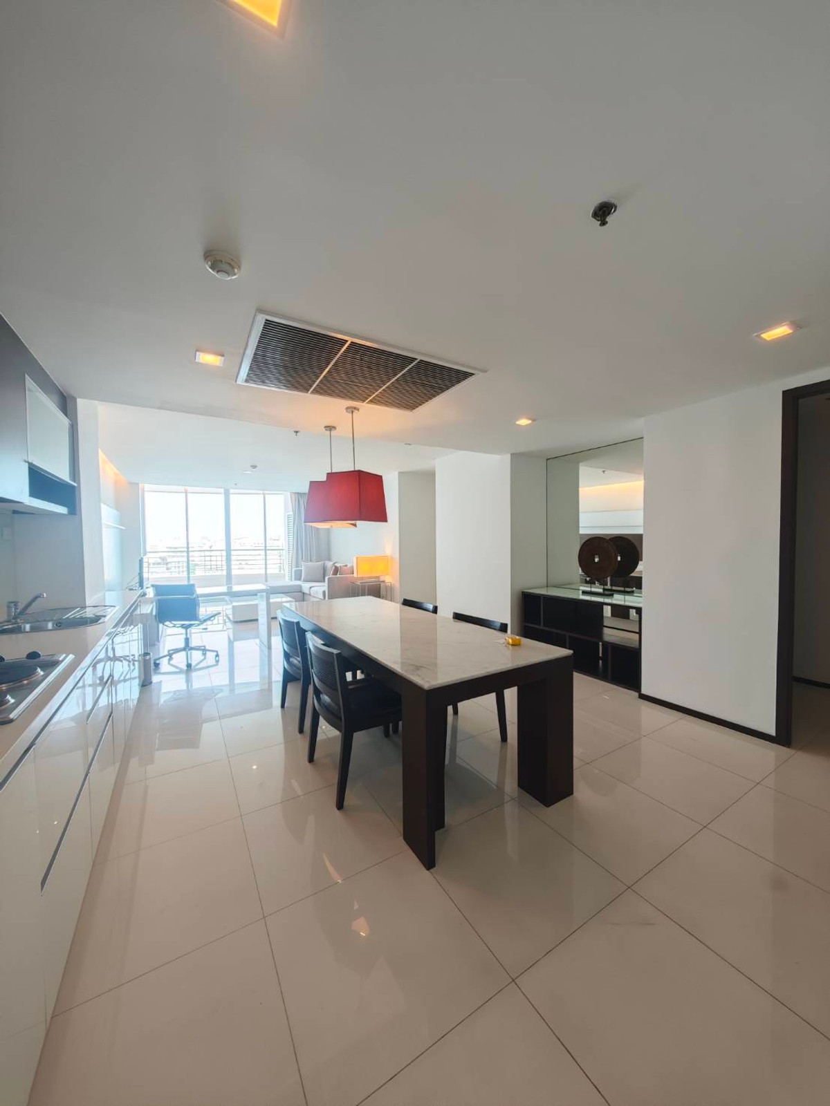 ให้เช่า คอนโด  Sathorn Heritage Residence  ใกล้ BTS ช่องนนทรี เดินเพียง 5-10นาที และ ใกล้ MRT สีลม
