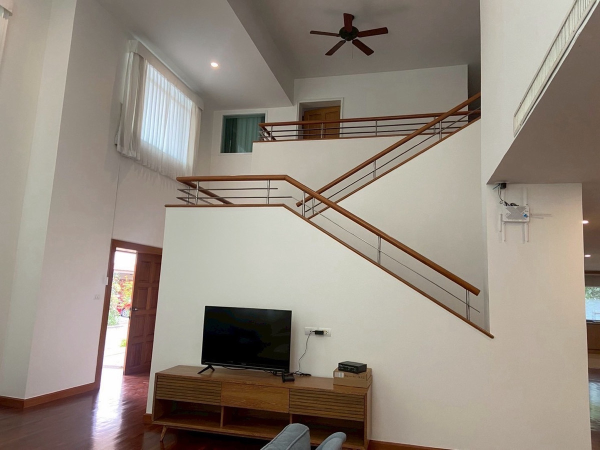 บ้านเดี่ยวให้เช่า เลี้ยงสัตว์ได้ ใกล้ ISB เหมาะครอบครัวและชาวต่างชาติ พื้นที่กว้างขวางอยู่สบาย