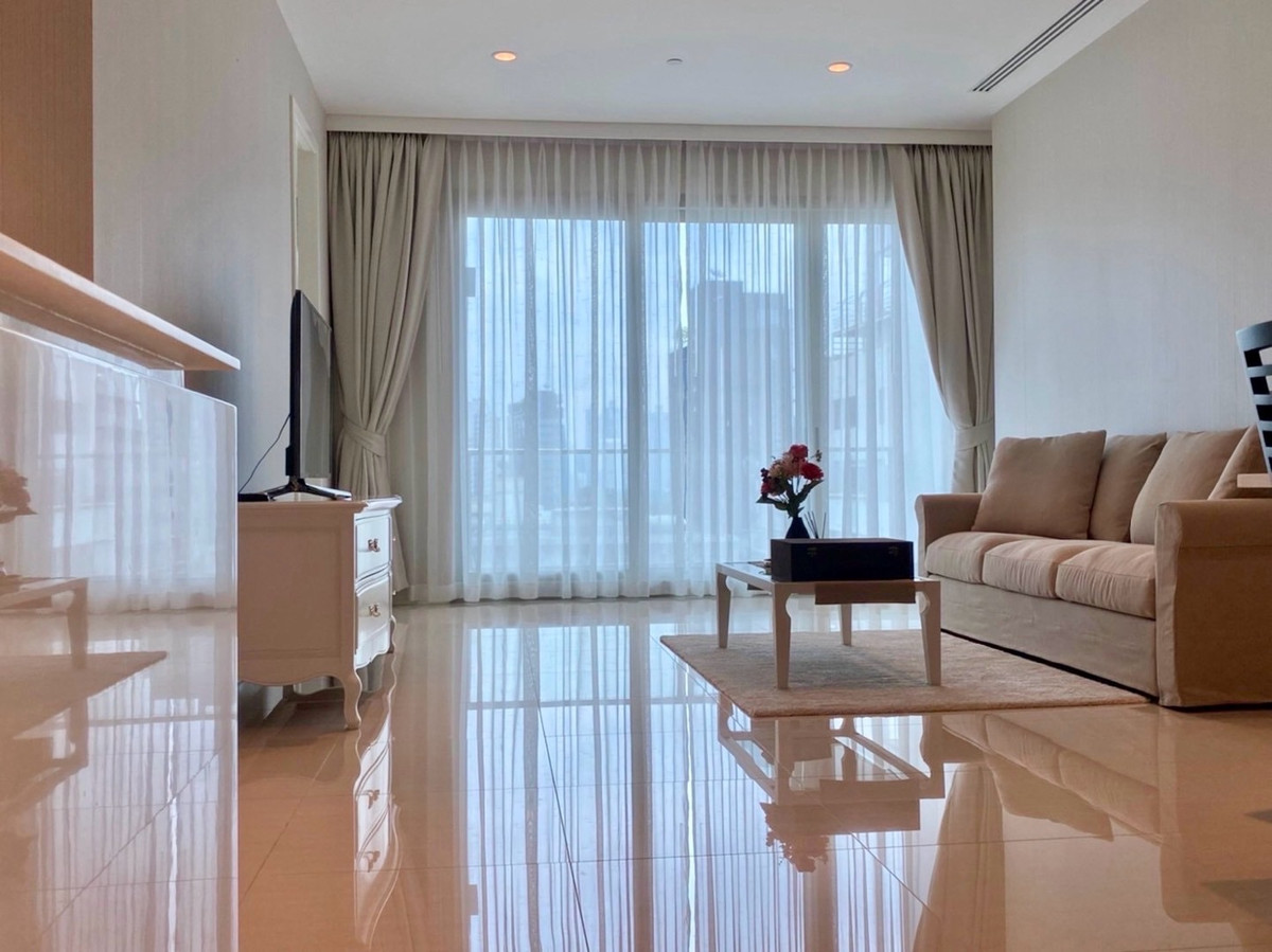 คอนโดหรู 2 ห้องนอน ใกล้สวนลุมพินี ขนาดใหญ่ 108 ตร.ม. ทำเลราชดำริ เหมาะอยู่อาศัยและลงทุน