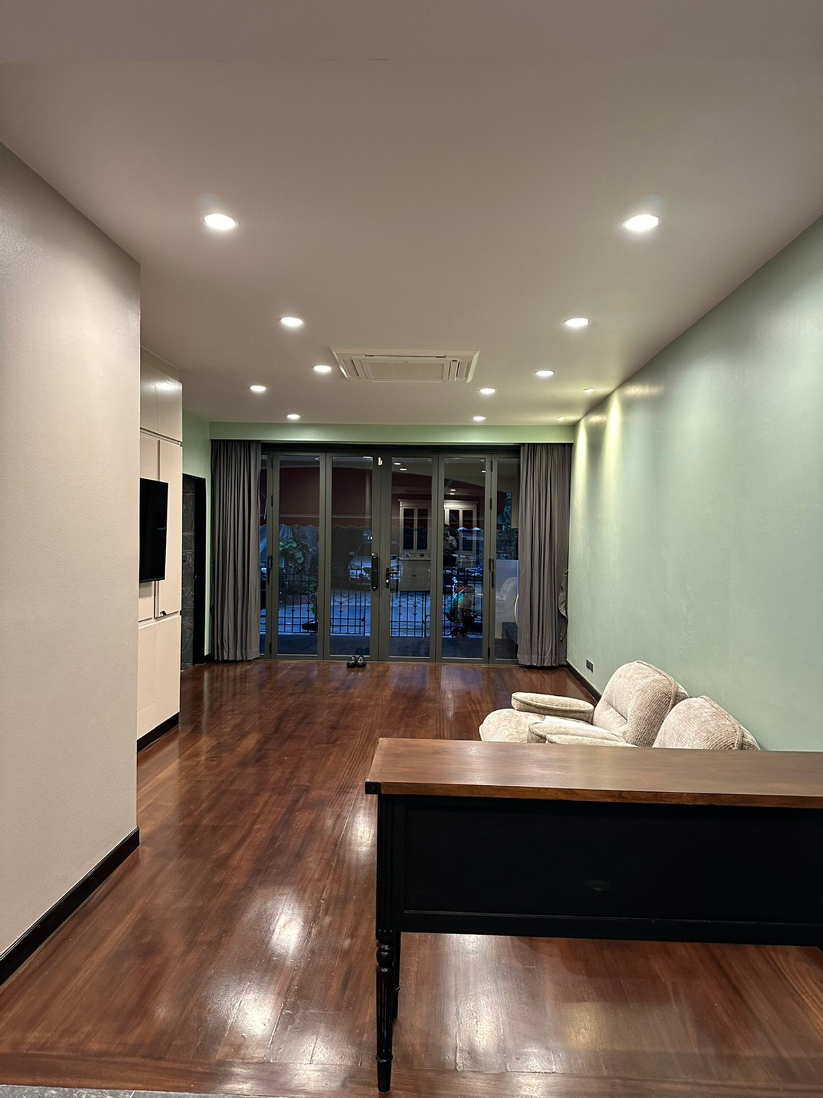 🔥For Sale Renovated House in Thonglor! 4+1 Bedroom 370 sq.m fully Furnished Near Donki and BTS Thonglor Tel. 0863692224
