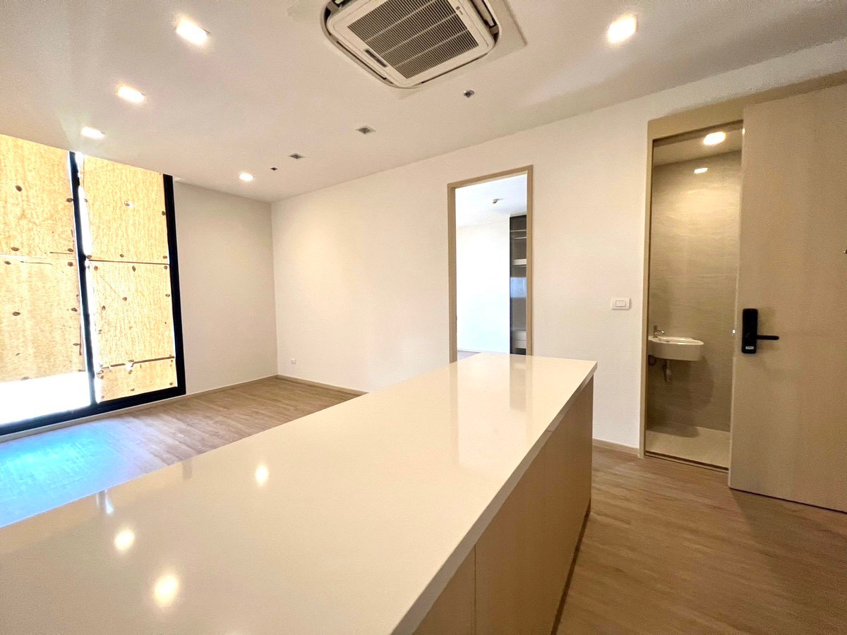 ให้เช่า/ขาย คอนโด   NOBLE STATE 39  Penthouse  2 ห้องนอน 105 ตร.ม.  ใกล้ เอ็มควอเทียร์ ห่างรถไฟฟ้า 400เมตร