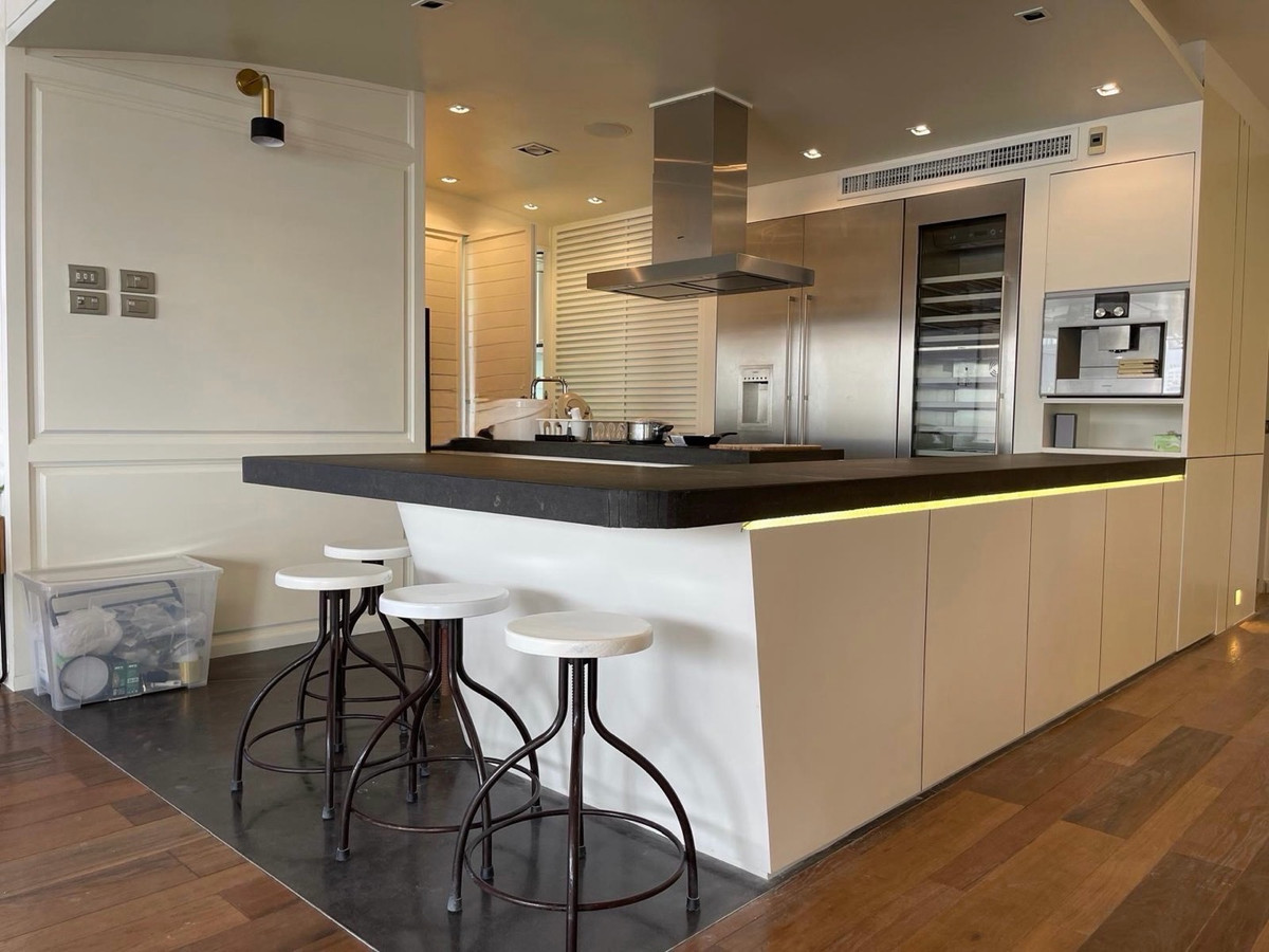 ให้เช่าคอนโดหรูขนาดใหญ่ 3 ห้องนอน ใกล้ BTS พร้อมพงศ์ ห้องมุม วิวเปิดโล่ง พร้อมเข้าอยู่ 12 กรกฎาคม 2569 เหมาะอยู่อาศัยครอบครัว