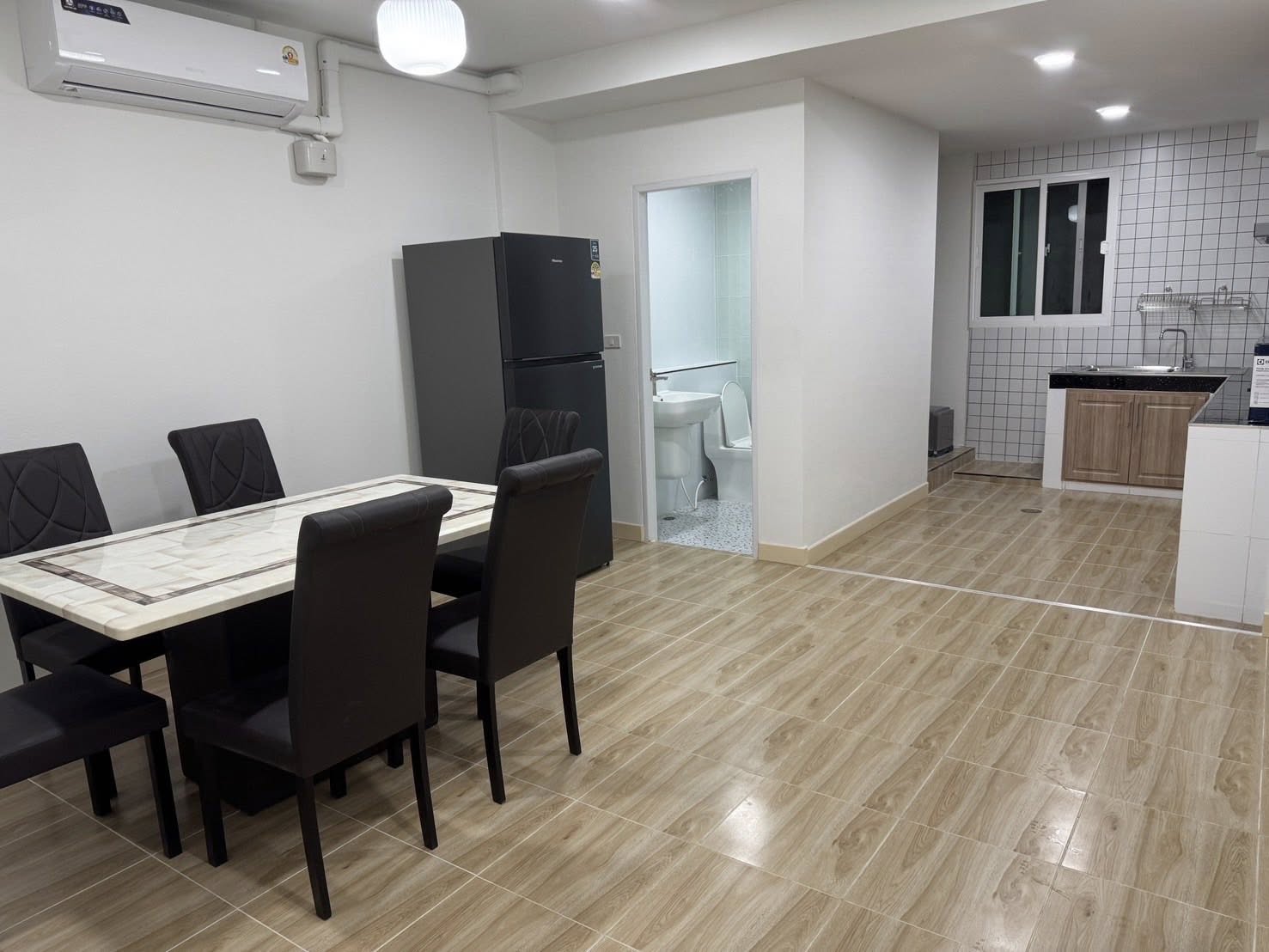 ให้เช่า ทาวน์เฮ้าส์ 3 ชั้น โครงการ House Phum Urai (บ้านพุ่มอุไร) รัชดา-สุทธิสาร 5 ห้องนอน เฟอร์ฯ ครบ ใกล้ MRT