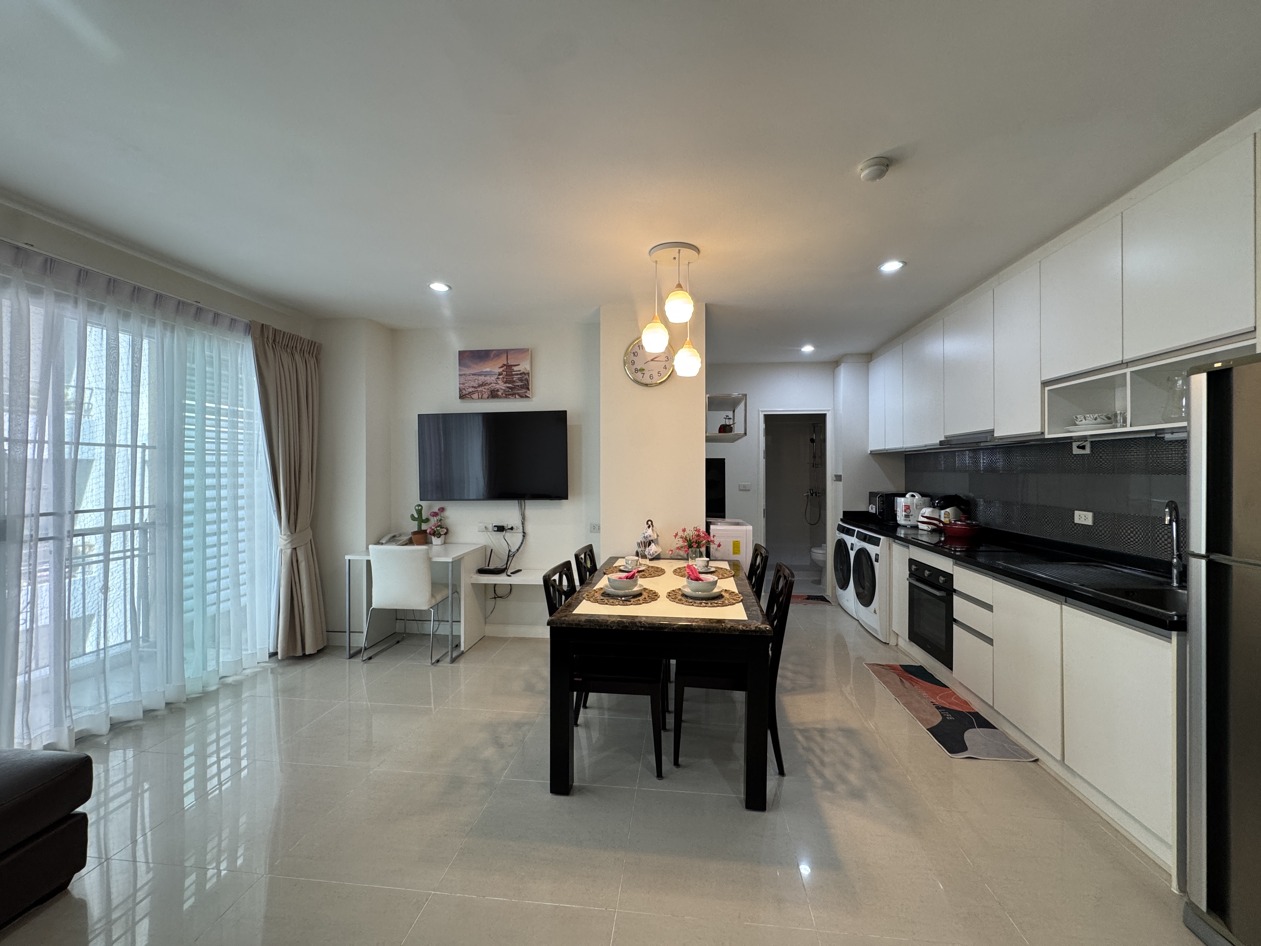 ให้เช่าคอนโด Chanarat Place (ชนารัตน์ เพลส) สเปซกว้าง 90 ตร.ม. 2 ห้องนอน ทำเลใจกลางเมือง ใกล้ BTS พร้อมพงษ์