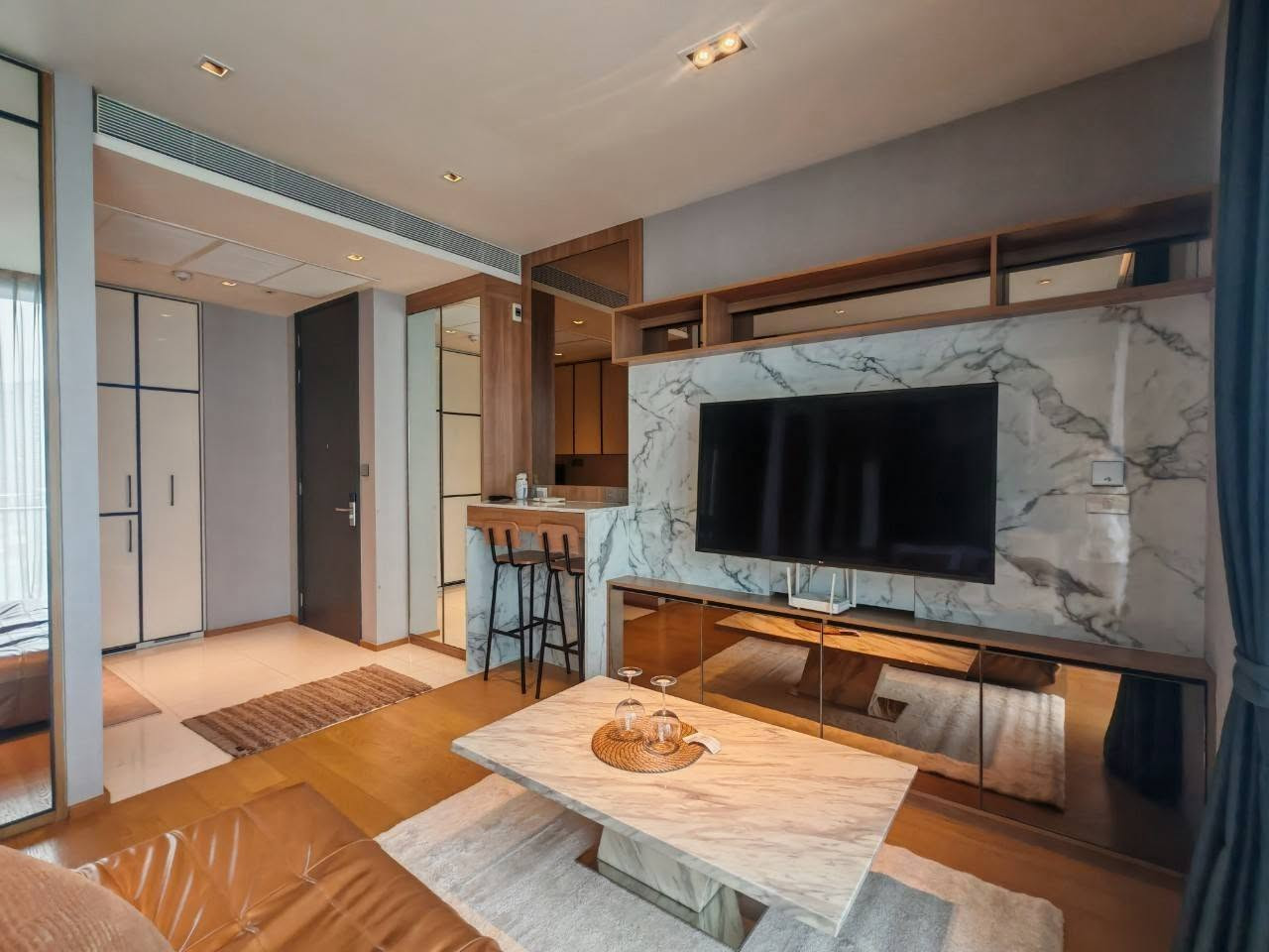 ให้เช่าคอนโดหรู Beatniq Sukhumvit 32 1 ห้องนอน 42.95 ตร.ม.  ตกแต่งครบ ใกล้ BTS ทองหล่อ