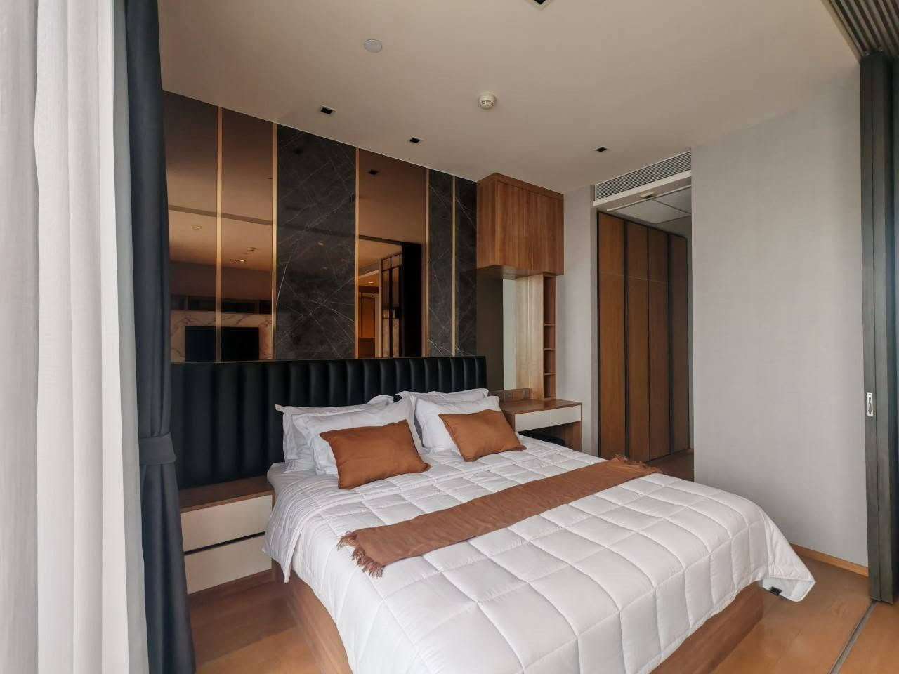 ให้เช่าคอนโดหรู Beatniq Sukhumvit 32 1 ห้องนอน 42.95 ตร.ม.  ตกแต่งครบ ใกล้ BTS ทองหล่อ