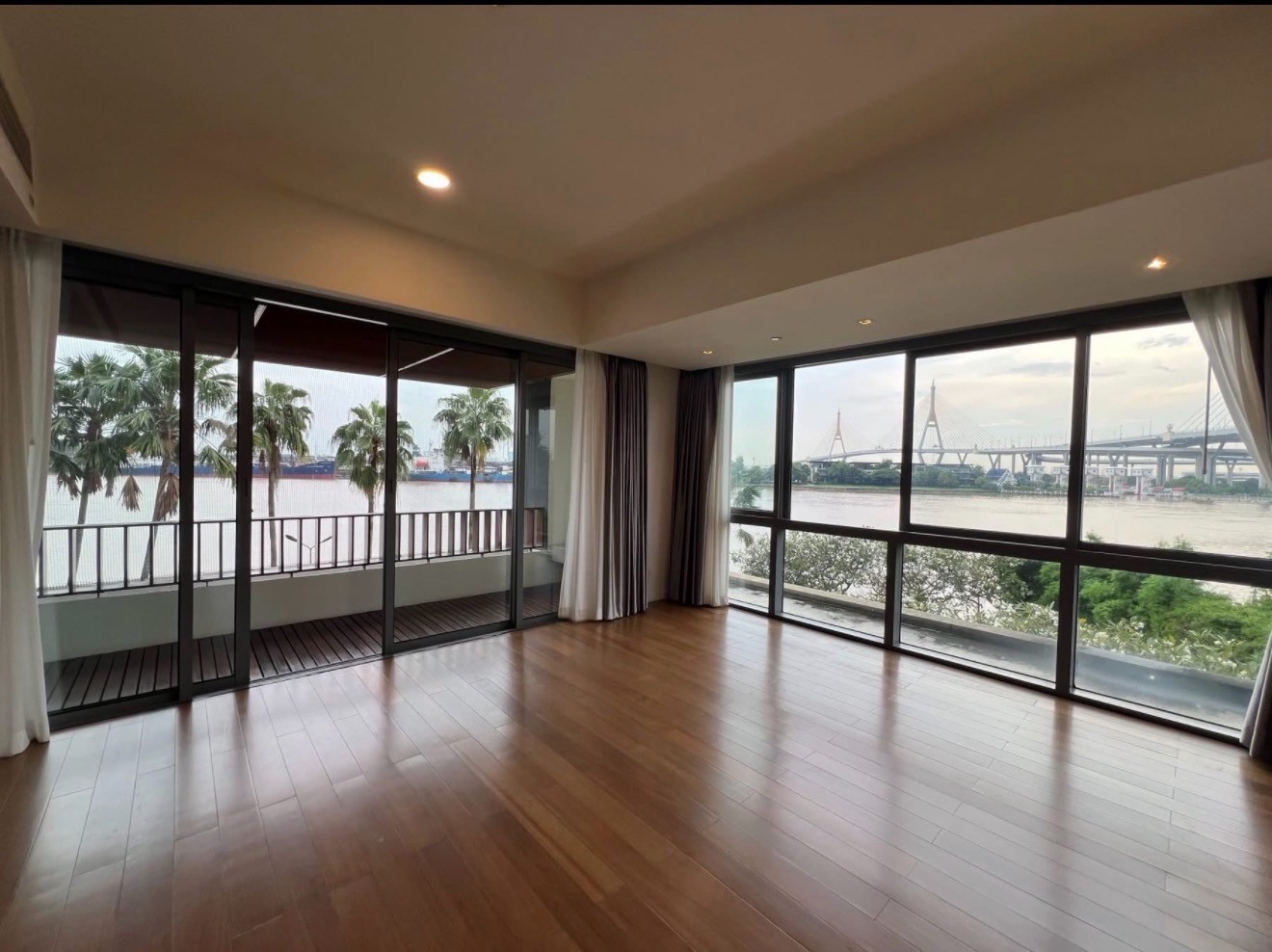 ขายคอนโดหรู Triplex The Pano พระราม 3 ริมแม่น้ำเจ้าพระยา ห้องใหญ่พิเศษ River Villa พร้อมสระว่ายน้ำและสวนดาดฟ้าส่วนตัว 441 ตร.ม