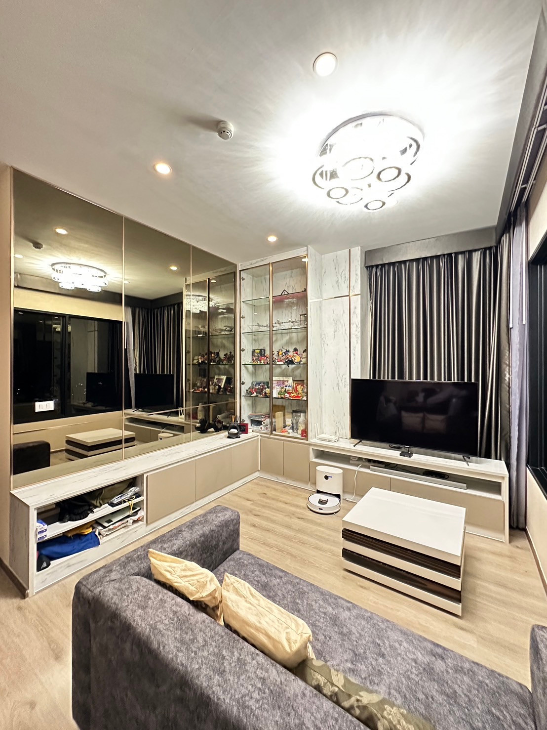ขายคอนโดหรูชั้นบนสุด (Top Floor ) ขนาด 54.8 ตร.ม. ฟังก์ชันยืดหยุ่น 2 ห้องนอน ทำเลอ่อนนุช พร้อมระบบ Auto Parking และ Shuttle Service ส่ง BTS