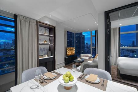 ให้เช่าคอนโดหรู 2 Bedroom Suite โครงการใหม่ (65 ตร.ม.) โปร All-Inclusive ฟรีน้ำไฟ+แม่บ้าน มี Santisuk Lounge ติด BTS ทองหล่อ