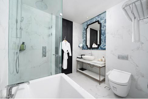 ให้เช่าคอนโดหรู 2 Bedroom Suite โครงการใหม่ (65 ตร.ม.) โปร All-Inclusive ฟรีน้ำไฟ+แม่บ้าน มี Santisuk Lounge ติด BTS ทองหล่อ