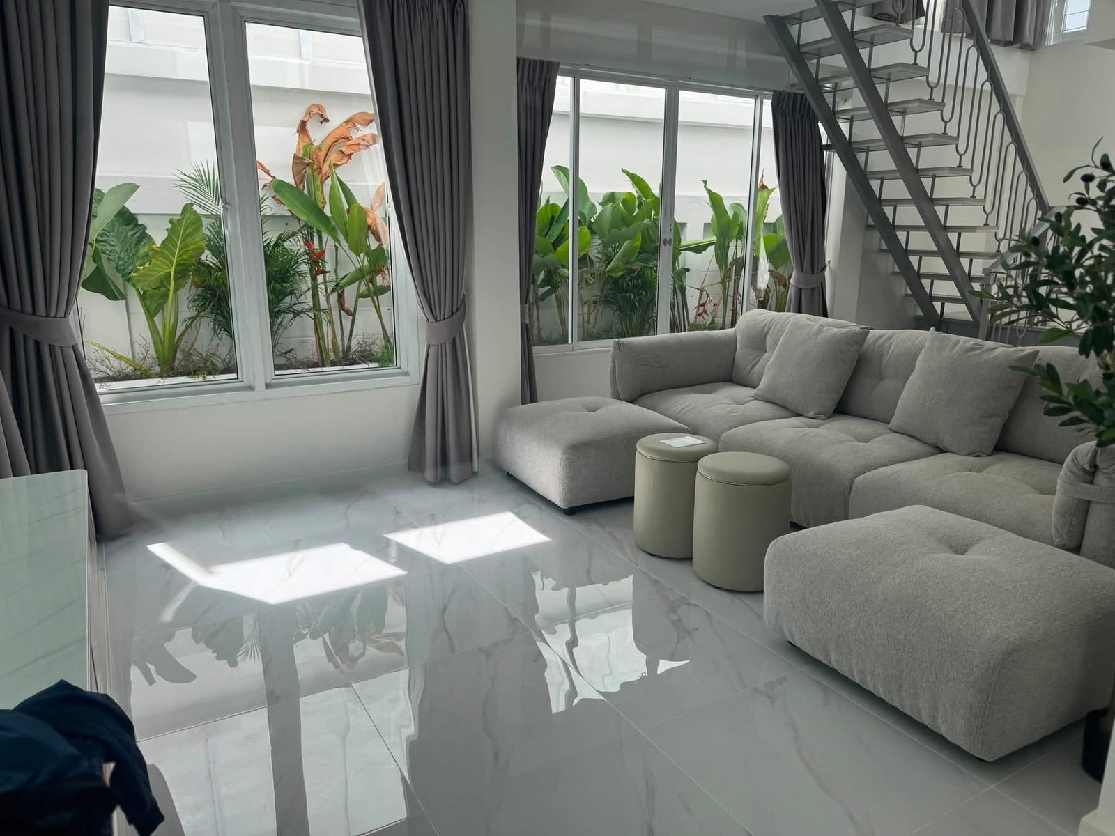 บ้านเดี่ยว Pool Villa ให้เช่า ใกล้ BTS อ่อนนุช เดินได้ประมาณ 800 เมตร บ้านพื้นที่ใหญ่ รองรับสัตว์เลี้ยง เหมาะอยู่อาศัย