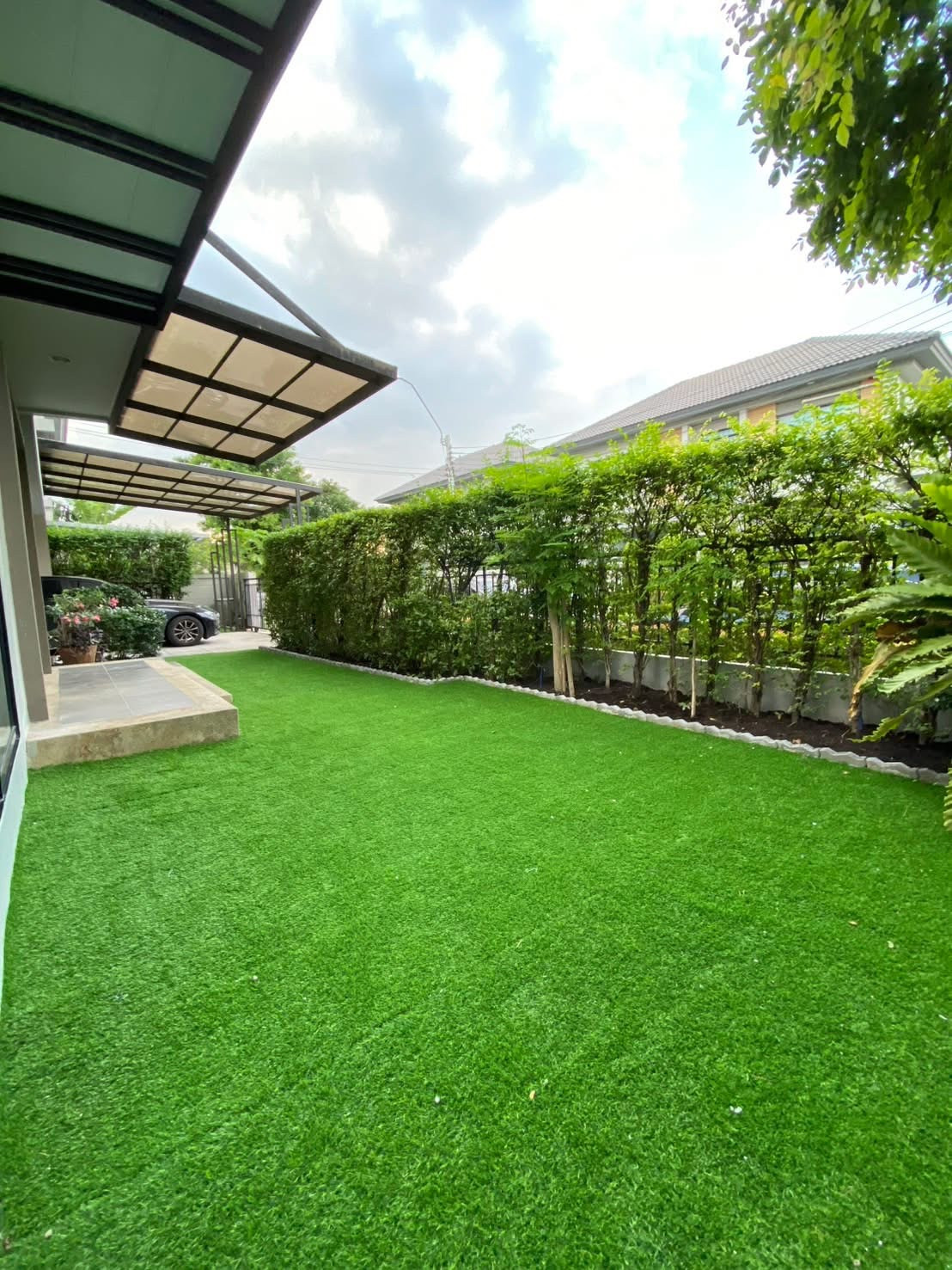 ให้เช่าบ้านเดี่ยวทำเลรามอินทรา (4 นอน 3 น้ำ) พื้นที่กว้าง 65 ตร.ว. เดินทางสะดวกใกล้แฟชั่นไอส์แลนด์และทางด่วน