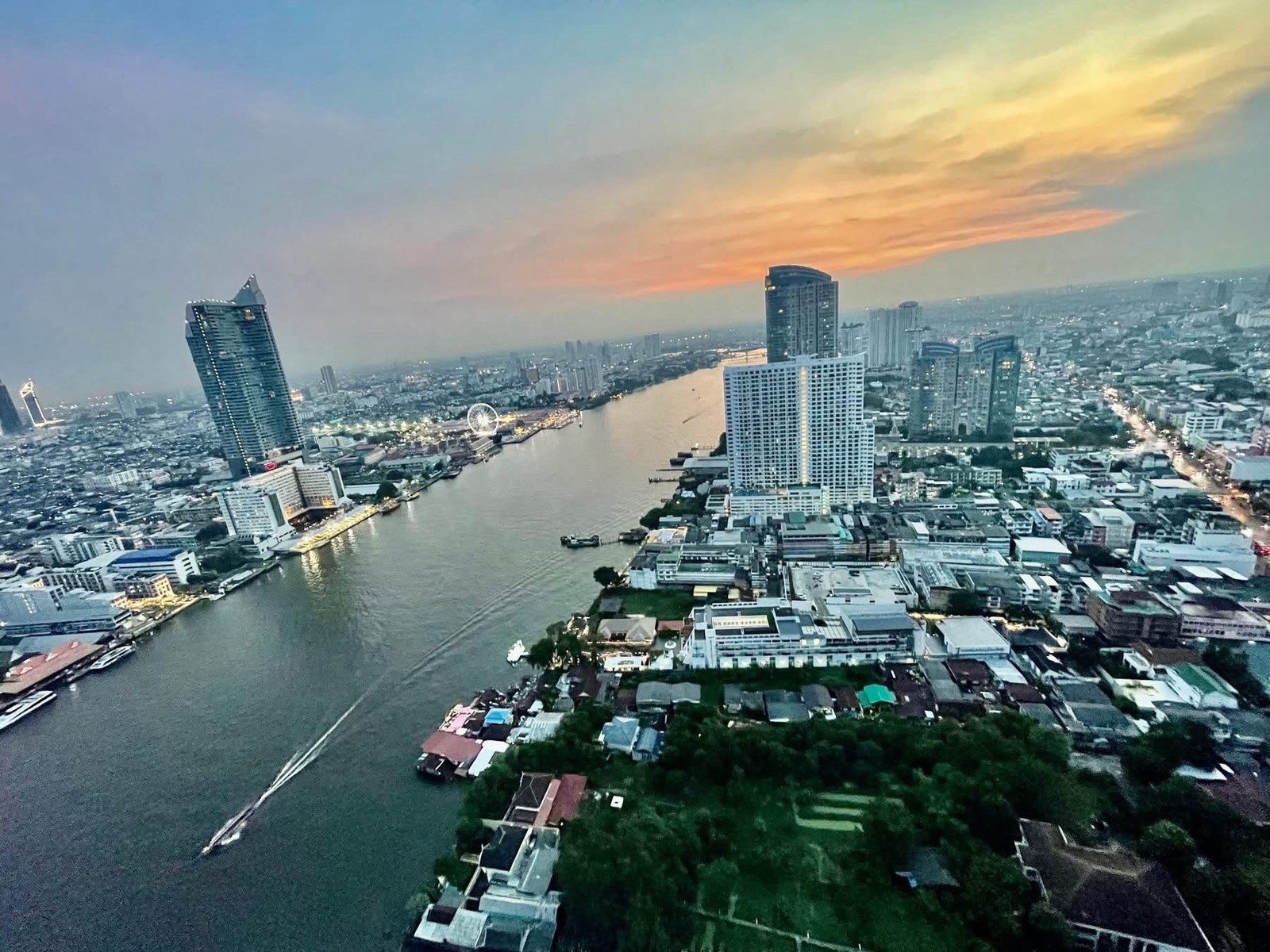 คอนโดวิวโค้งแม่น้ำเจ้าพระยา Chapter เจริญนคร–ริเวอร์ไซด์ ใกล้ ICONSIAM มองเห็น Asiatique พร้อมอยู่