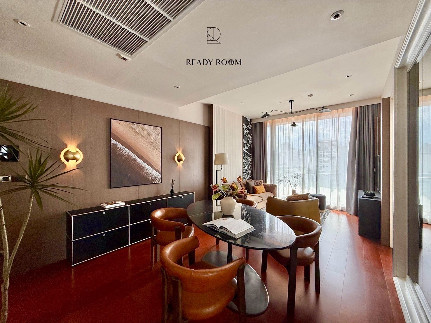 คอนโดหรู 2 ห้องนอนให้เช่าที่ Khun By  YOO ทองหล่อ ทำเลทอง