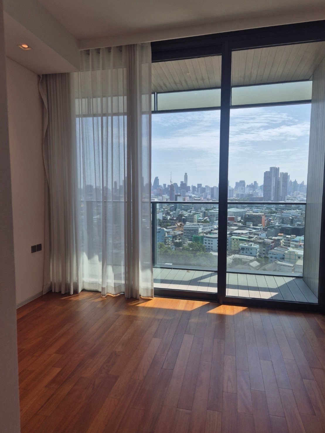 ให้เช่าคอนโดหรูริมแม่น้ำเจ้าพระยา Banyan Tree Residences Riverside Bangkok 2 ห้องนอน 160 ตร.ม. วิวแม่น้ำพาโนรามา ใกล้ ICONSIAM