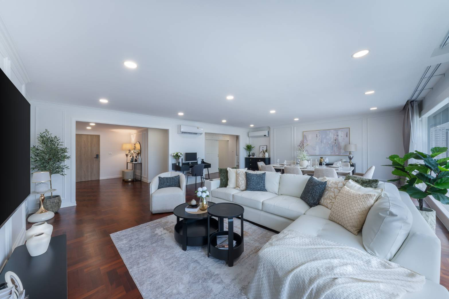เช่าคอนโด Sukhumvit Suite 200 ตร.ม. 3 ห้องนอน BTS นานา, อโศก