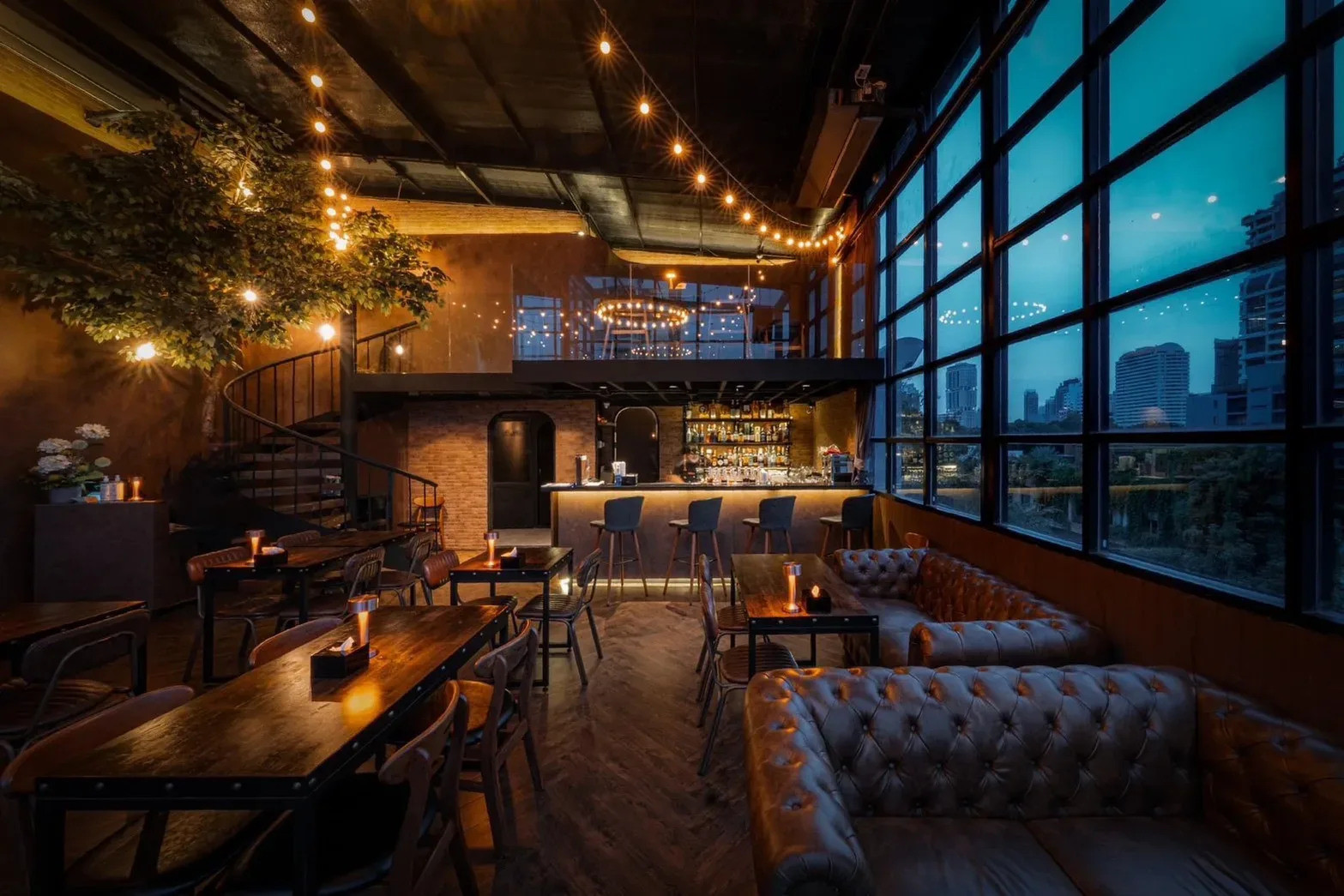 ให้เช่าพื้นที่ทำ Rooftop Bar ทองหล่อ 13 (91 ตร.ม.) ทำเลทองคำย่านไลฟ์สไตล์สุดฮิป แหล่งรวมนักท่องเที่ยวและคนมีกำลังซื้อสูง แทรฟฟิกดีเยี่ยม
