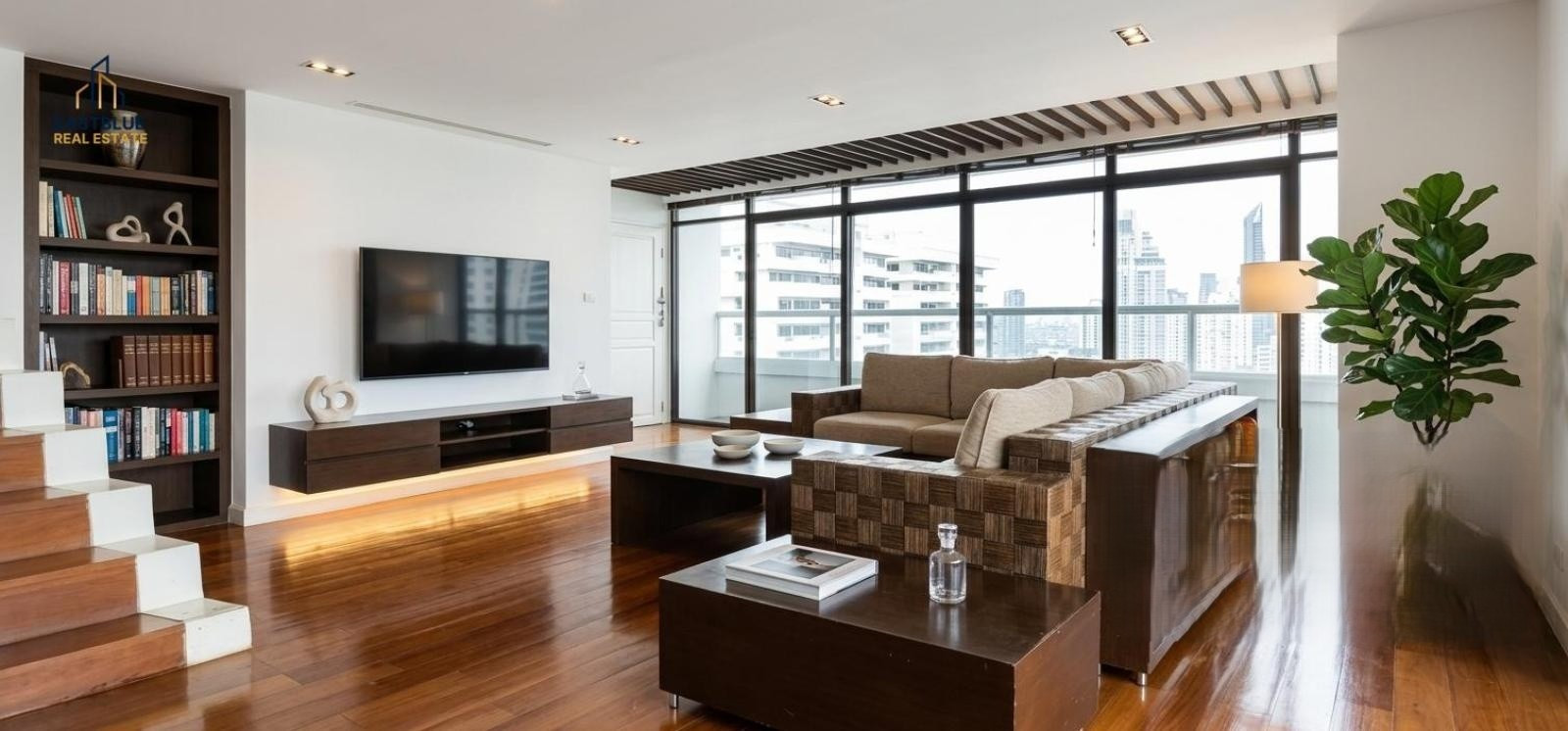 Duplex Penthouse for sale in Phromphong! 3 bedroom size 294 sq.m just 12x,000 baht/sq.m 🔥